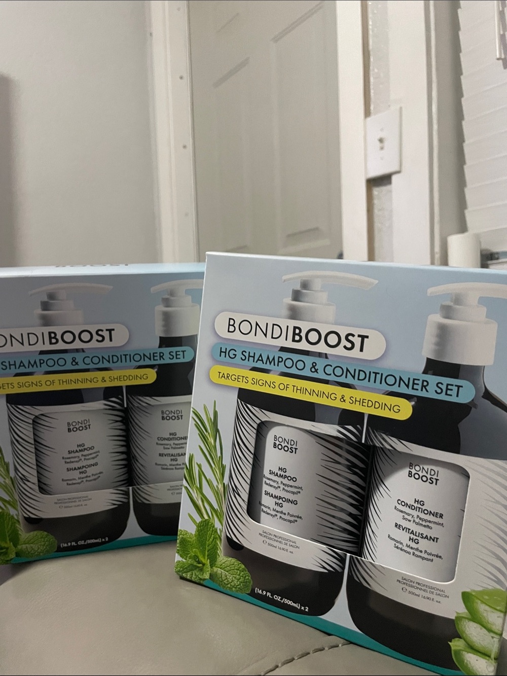 2 boxes for that price BondiBoost HG Shampoo & Conditioner Set - Mint/Green - Picture 2 of 2